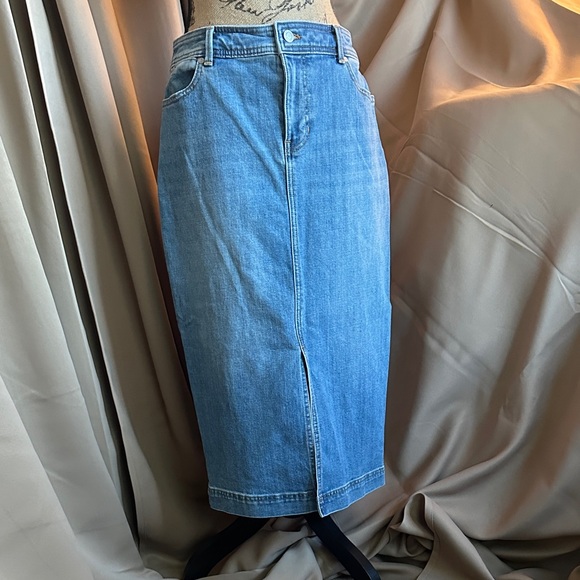 Talbots Dresses & Skirts - Talbots Classic Blue Denim Skirt